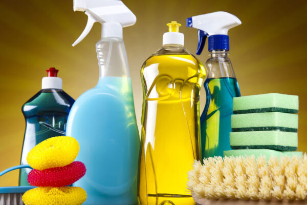 Productos de limpieza industrial y tratamientos de superficies